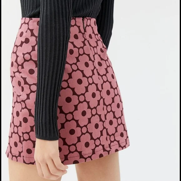 Urban Outfitters Pink Retro Floral Mini Skirt XS Y2K Mod Daisy A-Line - Picture 8 of 8